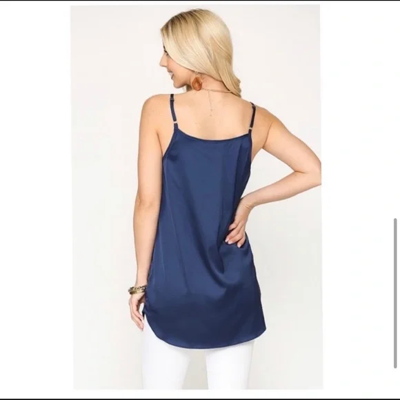 🌼 ONE LEFT✨ ✨ slightly stretchy sapphire blue silky tank with velvet trim - Picture 3 of 3